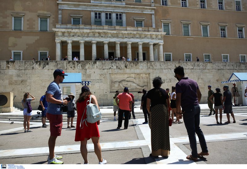 Στη σειρά για τη φωτό -Μάχη για μια θέση δίπλα στον Τσίπρα [εικόνες] | iefimerida.gr 36