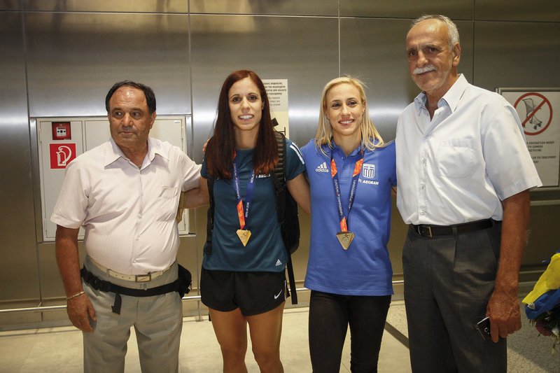 Επέστρεψαν στην Ελλάδα Στεφανίδη και Κυριακοπούλου [εικόνες] | iefimerida.gr 3