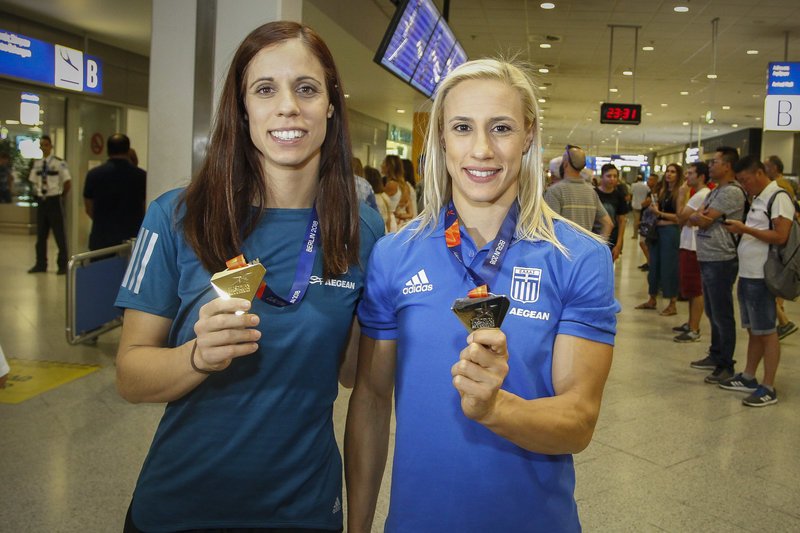 Επέστρεψαν στην Ελλάδα Στεφανίδη και Κυριακοπούλου [εικόνες] | iefimerida.gr 0