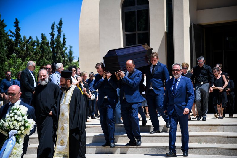 Το τελευταίο αντίο στον Γιάννη Παπαδημητρίου -Eκανε την πρώτη μεταμόσχευση ήπατος στην Ελλάδα | iefimerida.gr 0
