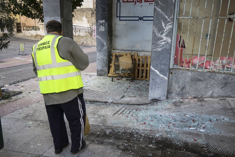 Ισχυρή έκρηξη στον Πειραιά -Γιατί είναι ιδιαίτερα περίεργη για την ΕΛ.ΑΣ. [εικόνες]  | iefimerida.gr 7