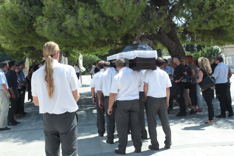 Το τελευταίο αντίο στον Κυριάκο Διακογιάννη [εικόνες] | iefimerida.gr 0