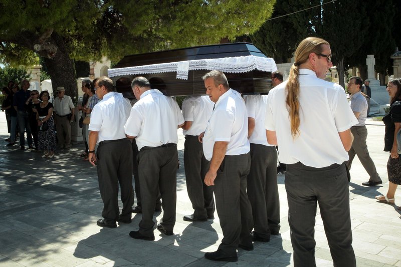 Το τελευταίο αντίο στον Κυριάκο Διακογιάννη [εικόνες] | iefimerida.gr 2