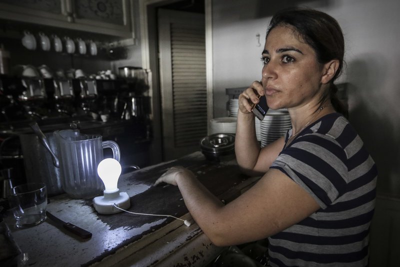 Λάμπες με μπαταρία για να μη σκοντάφτουν στα πράγματα