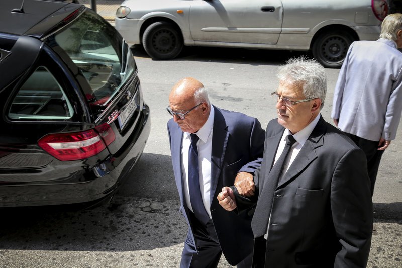Συγγενείς, φίλοι, συνάδελφοι αποχαιρέτησαν τον Γρηγόρη Σκαλκέα [εικόνες] | iefimerida.gr 7