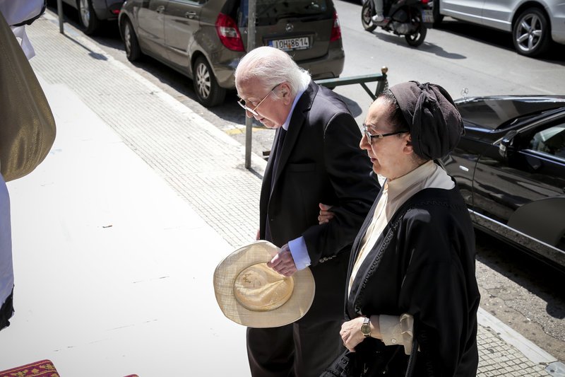 Συγγενείς, φίλοι, συνάδελφοι αποχαιρέτησαν τον Γρηγόρη Σκαλκέα [εικόνες] | iefimerida.gr 4