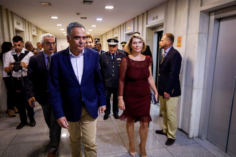 Και ένα βλέμμα στον φακό