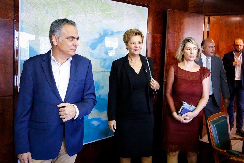 Και... αμήχανα χαμόγελα