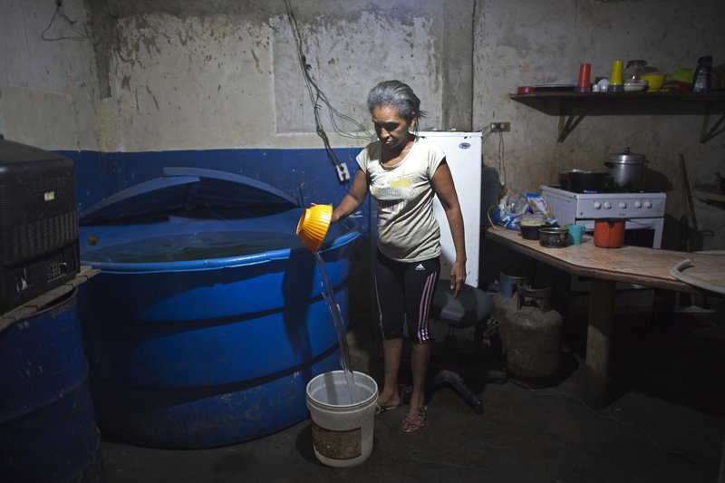 Στερεύουν οι βρύσες στη Βενεζουέλα -Αναβάλλουν χειρουργεία γιατί δεν έχουν νερό να πλύνουν τα εργαλεία! [εικόνες & βίντεο]  | iefimerida.gr 2