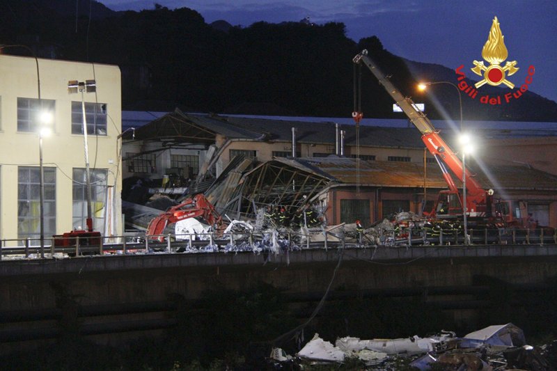 Τα θύματα της τραγωδίας στη Γένοβα: Μια τριμελής οικογένεια που ξεκληρίστηκε, ένας ποδοσφαιριστής, δύο εργάτες που καταπλακώθηκαν από μπάζα [εικόνες]  | iefimerida.gr 10