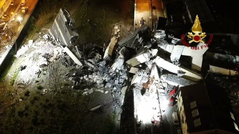 Τα θύματα της τραγωδίας στη Γένοβα: Μια τριμελής οικογένεια που ξεκληρίστηκε, ένας ποδοσφαιριστής, δύο εργάτες που καταπλακώθηκαν από μπάζα [εικόνες]  | iefimerida.gr 7