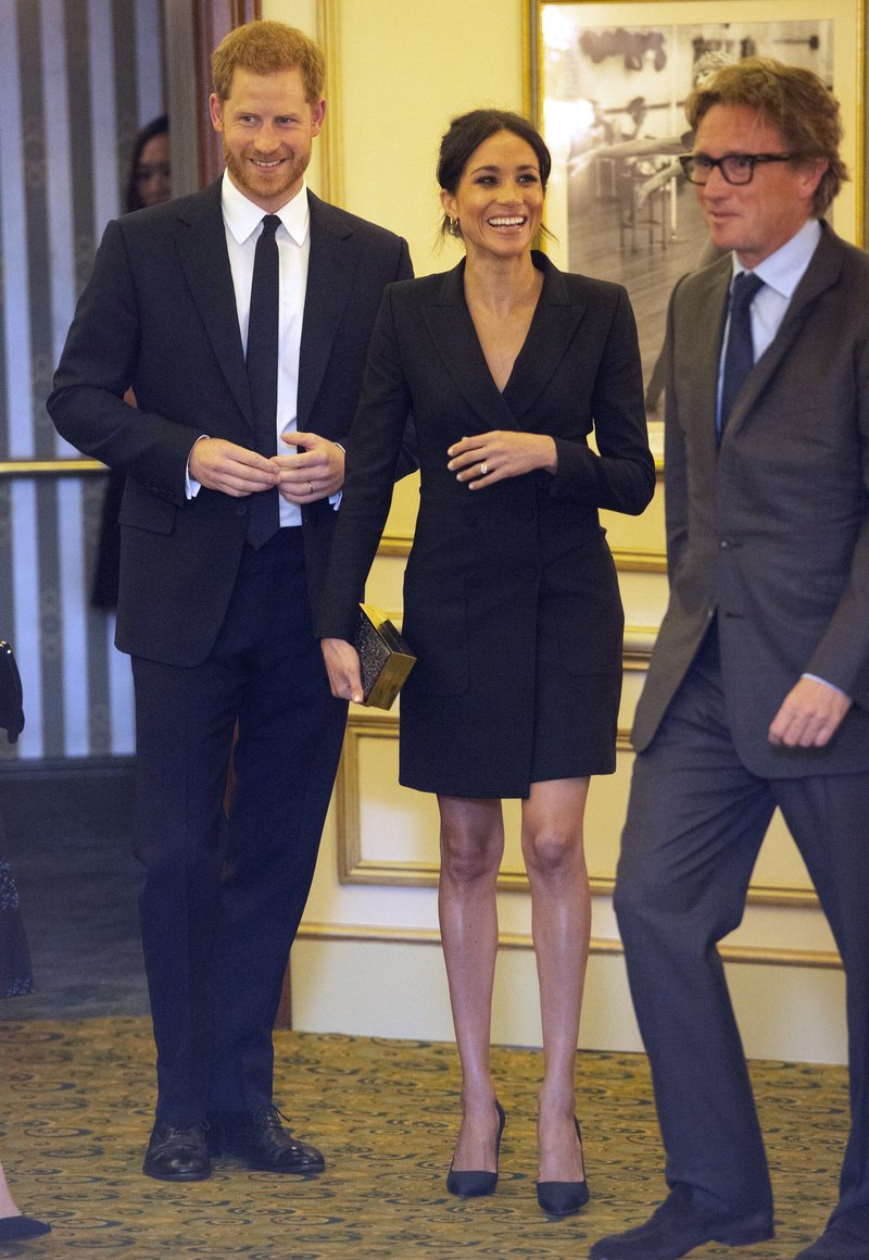 Η Μέγκαν Μαρκλ με μίνι φόρεμα, για πρώτη φορά -Στο στιλ των αγαπημένων ρούχων της Νταϊάνα [εικόνες] | iefimerida.gr 5