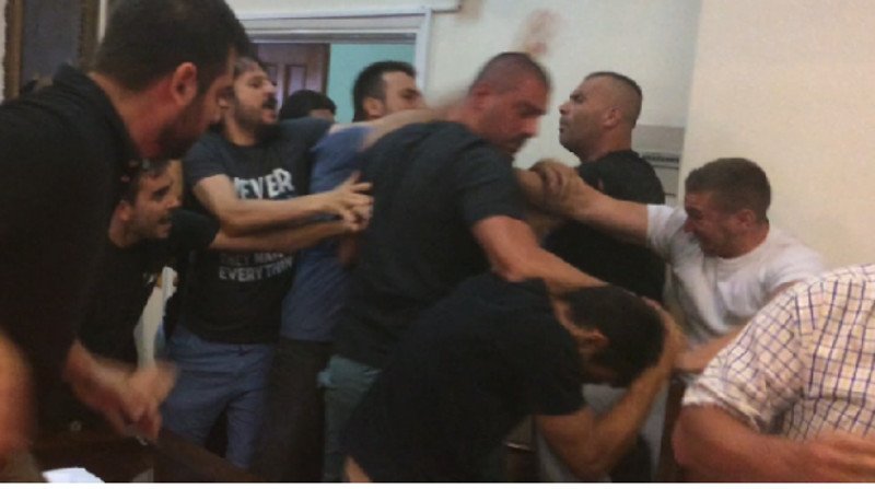 Αγριο ξύλο στο δημοτικό συμβούλιο Βόλου- φωτογραφία taxydromos