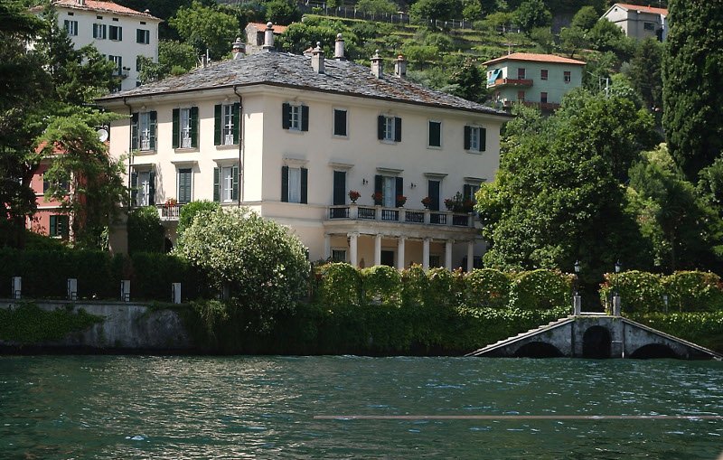 Η Villa Oleandra των Κλούνεϊ στη λίμνη Κόμο