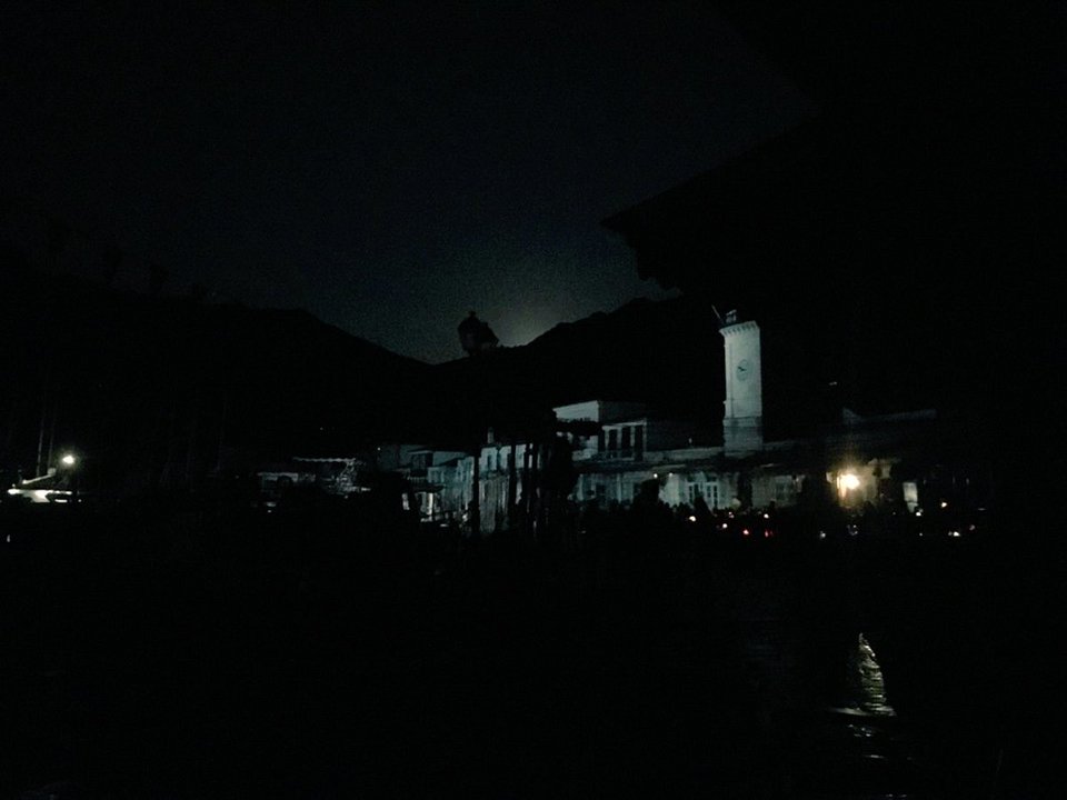 Η Περιφέρεια Αττικής ζητά να κηρυχθεί η Υδρα σε κατάσταση εκτάκτου ανάγκης [εικόνες & βίντεο] | iefimerida.gr 2