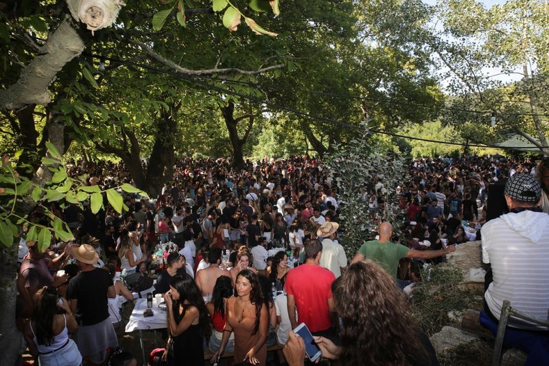 Πλήθος κόσμου σπεύδει κάθε χρόνο στα ικαριώτικα πανηγύρια
