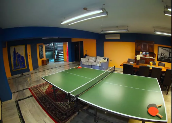 Πρώην υπουργός νοικιάζει το εξοχικό του μέσω Αirbnb για 1.138 ευρώ τη βραδιά [εικόνες] | iefimerida.gr 3