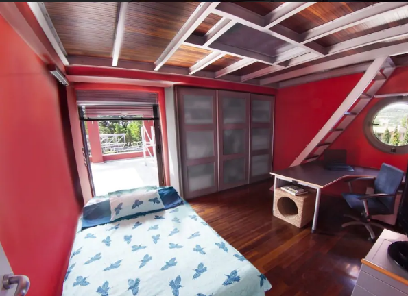 Πρώην υπουργός νοικιάζει το εξοχικό του μέσω Αirbnb για 1.138 ευρώ τη βραδιά [εικόνες] | iefimerida.gr 2