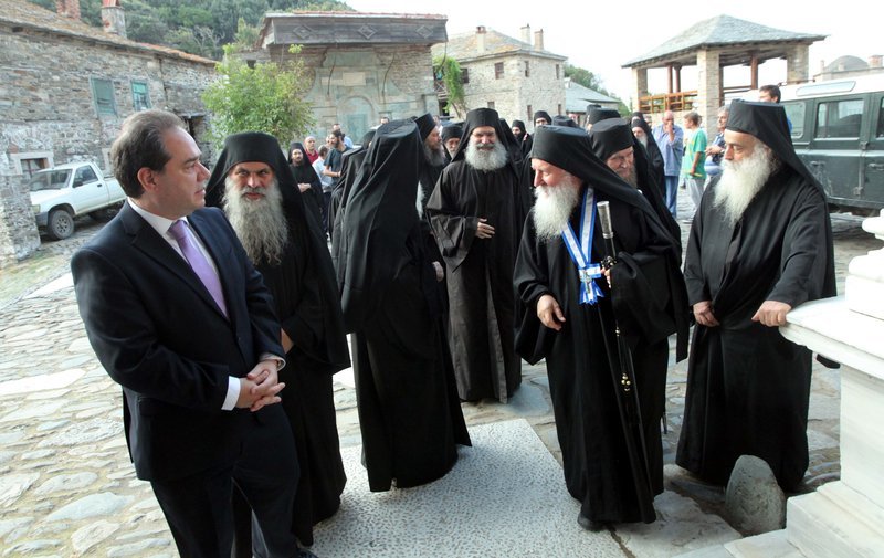 Ο διοικητής του Αγ. Ορους στην Ι. Μονή Ιβήρων για την Κοίμηση της Θεοτόκου [εικόνες] | iefimerida.gr 4