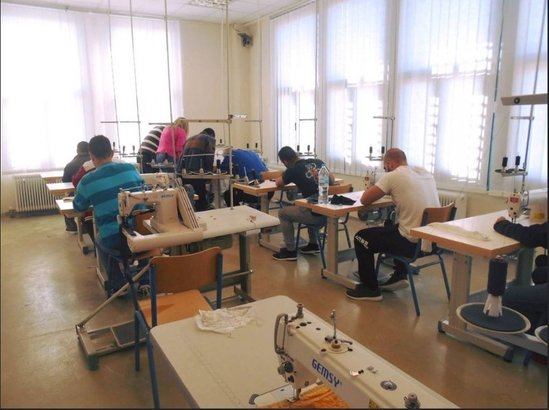 Ορισμένοι κάνουν όνειρα, έχουν σχέδια, όταν αποφυλακιστούν να ασχοληθούν επαγγελματικά, προχωρώντας στη δημιουργία ενός ραφείου