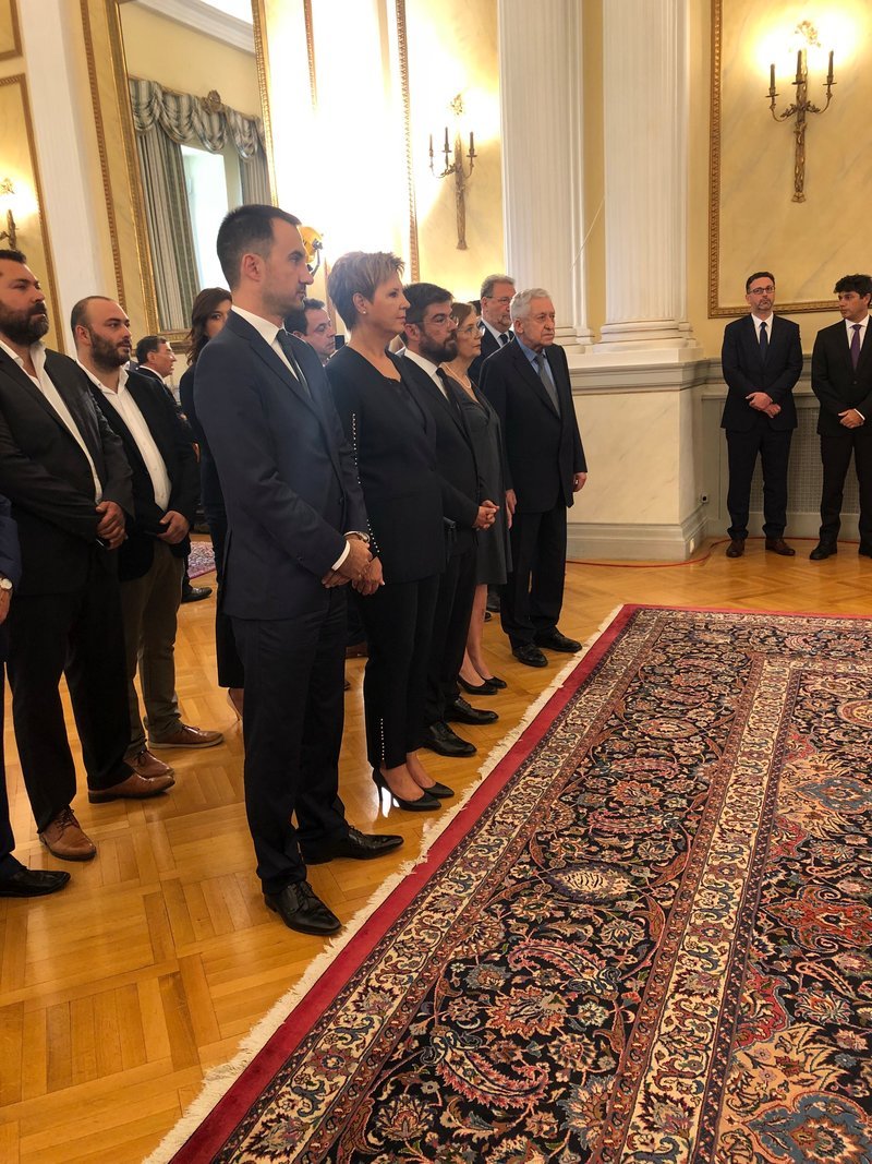 Ορκίστηκαν οι 19 νέοι υπουργοί -Αμήχανα χαμόγελα και υποσχέσεις [εικόνες] | iefimerida.gr 32