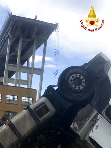 Γένοβα: Μάχη με τον χρόνο δίνουν οι διασώστες για να βρουν επιζώντες στα συντρίμμια της γέφυρας -Δεκάδες τα θύματα [εικόνες] | iefimerida.gr 6