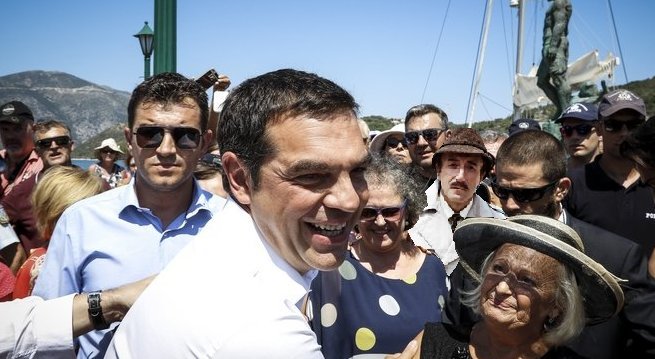 Ηταν πραγματικοί οι χειροκροτητές στην Ιθάκη; Το Twitter ψάχνεται [εικόνες] | iefimerida.gr 5