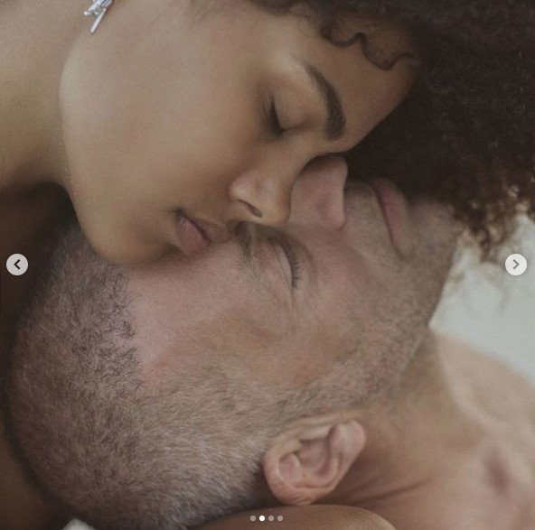 Η θεϊκή φωτογράφιση του Βενσάν Κασέλ με την 20άρα σύντροφό του -Πριν το γάμο [εικόνες] | iefimerida.gr 3