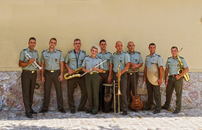 Η ξεσηκωτική μπάντα του στρατού με jazz στο Κέντρο Πολιτισμού Ιδρυμα Νιάρχος -Ιδρύθηκε το 1825 | iefimerida.gr 0