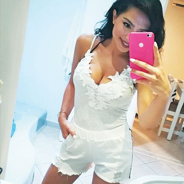 Πώς είναι σήμερα η «Λίλα» από το «Ακρως Οικογενειακόν» -Από ηθοποιός σέξι φαρμακοποιός [εικόνες] | iefimerida.gr 2