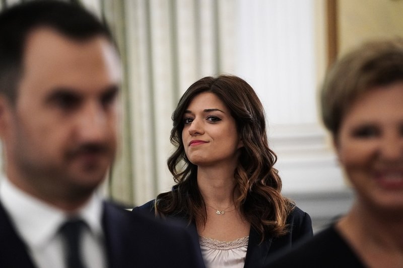 Η Νοτοπούλου έκλεψε τα φλας των φωτογράφων -Με στιλ ντίβας στην ορκωμοσία [εικόνες] | iefimerida.gr 3