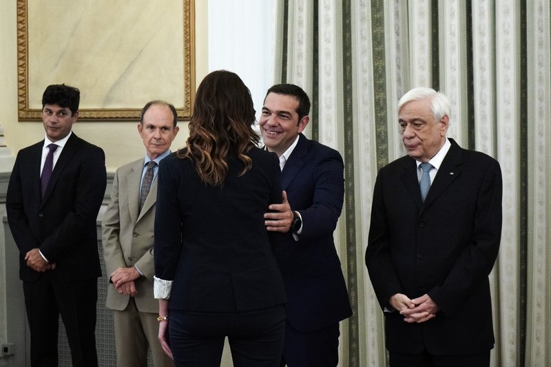 Η Νοτοπούλου έκλεψε τα φλας των φωτογράφων -Με στιλ ντίβας στην ορκωμοσία [εικόνες] | iefimerida.gr 5