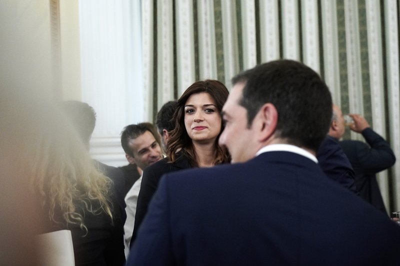 Η Νοτοπούλου έκλεψε τα φλας των φωτογράφων -Με στιλ ντίβας στην ορκωμοσία [εικόνες] | iefimerida.gr 7