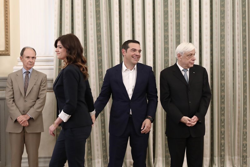 Η Νοτοπούλου έκλεψε τα φλας των φωτογράφων -Με στιλ ντίβας στην ορκωμοσία [εικόνες] | iefimerida.gr 9