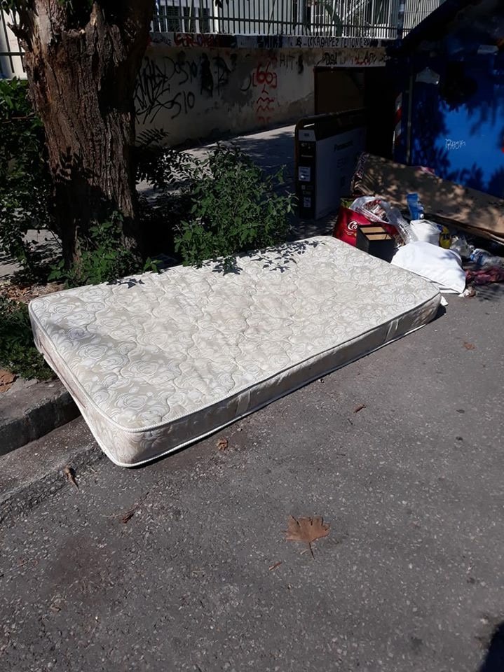 Πετούν ο,τι να'ναι