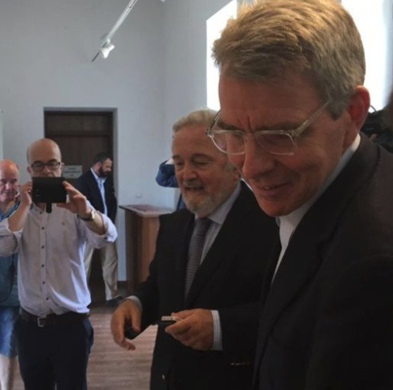 Το «μυθιστόρημα» που εξόργισε την Αριστερά στην Ελλάδα -Η «Ελένη» του Νίκου Γκατζογιάννη | iefimerida.gr 0