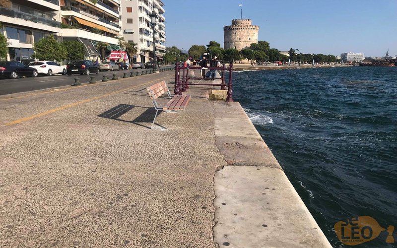 Η παλιά παραλία Θεσσαλονίκης ανανεώνεται -Βάζουν μοντέρνα παγκάκια [εικόνες] | iefimerida.gr 2