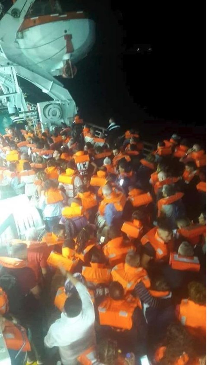 Δραματικά βίντεο από το «Ελ. Βενιζέλος»: Οι  875 επιβάτες με σωσίβια, καπνοί παντού [εικόνες & βίντεο] | iefimerida.gr 1