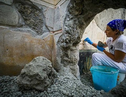 Αρχαιολόγοι στην Πομπηία ξέθαψαν το σπίτι ενός αρχαίου αριστοκράτη- Διακοσμημένο σαν ανάκτορο [εικόνες]  | iefimerida.gr 8