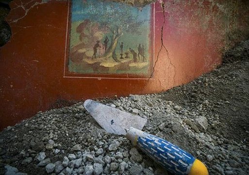 Αρχαιολόγοι στην Πομπηία ξέθαψαν το σπίτι ενός αρχαίου αριστοκράτη- Διακοσμημένο σαν ανάκτορο [εικόνες]  | iefimerida.gr 9