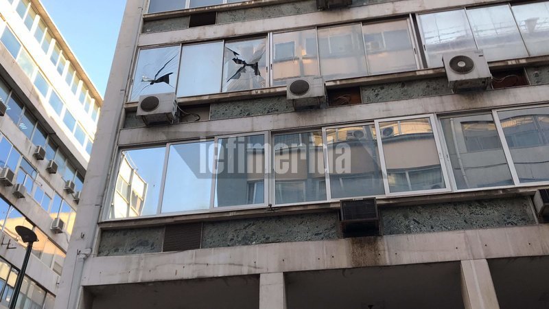 Ισχυρή έκρηξη στον Πειραιά -Γιατί είναι ιδιαίτερα περίεργη για την ΕΛ.ΑΣ. [εικόνες]  | iefimerida.gr 0