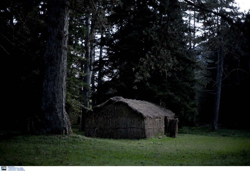 Η νομάδικη ζωή των Σαρακατσάνων -Οι επισκέπτες τρελαίνονται με τις εντυπωσιακές καλύβες στον Γυφτόκαμπο [εικόνες] | iefimerida.gr 3