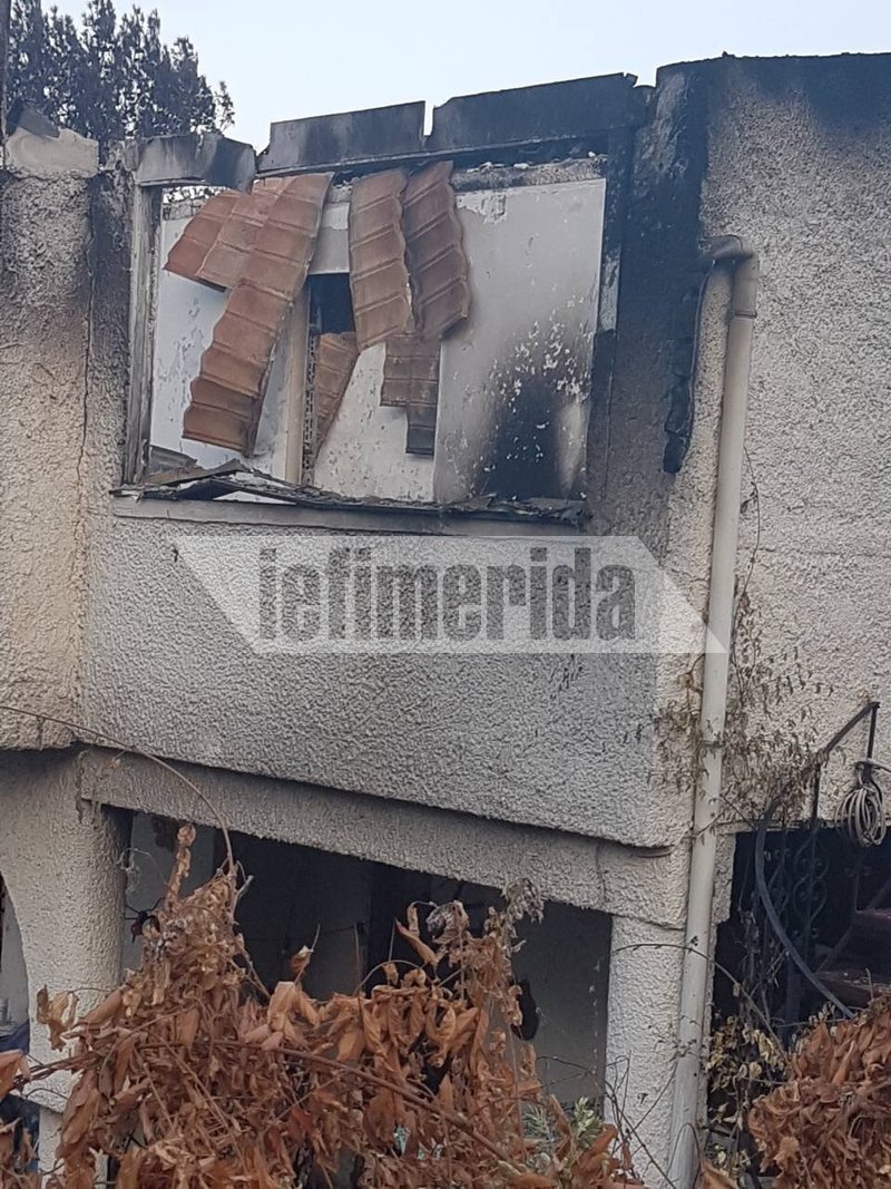 Κάηκε το σπίτι του δημάρχου Ραφήνας στη φωτιά στο Μάτι -Κατέρρευσε η οροφή [εικόνες] | iefimerida.gr 4