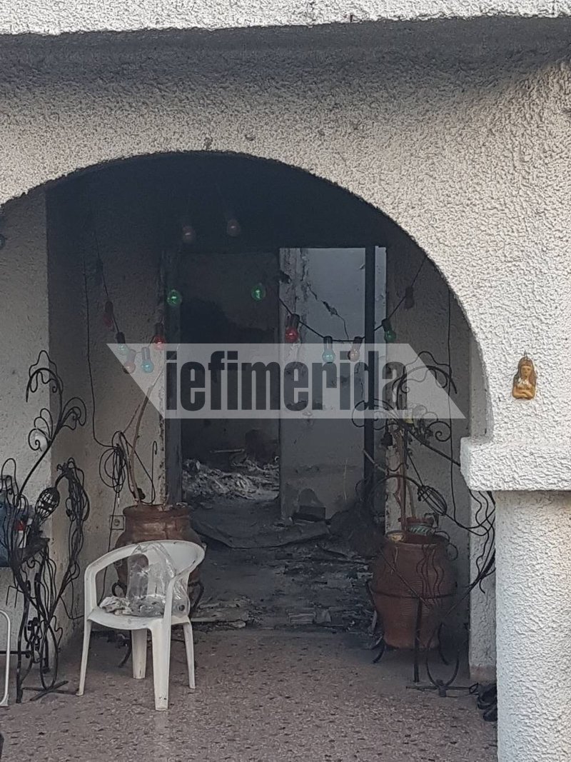 Κάηκε το σπίτι του δημάρχου Ραφήνας στη φωτιά στο Μάτι -Κατέρρευσε η οροφή [εικόνες] | iefimerida.gr 7