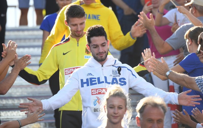 Ο Τεντόγλου στο ψηλότερο σκαλί του βάθρου -Η απονομή του χρυσού στον πρωταθλητή Ευρώπης [εικόνες & βίντεο] | iefimerida.gr 1