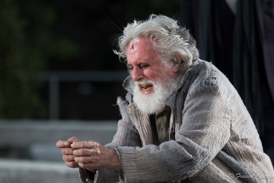 Το ρόλο του Οιδίποδα ερμηνεύει ο Massimo de Francovich