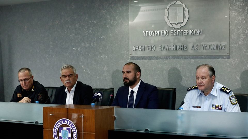 Τα κόμματα αντιδρούν στην παραίτηση Τόσκα: «Είναι λίγη και ήρθε αργά» | iefimerida.gr 0