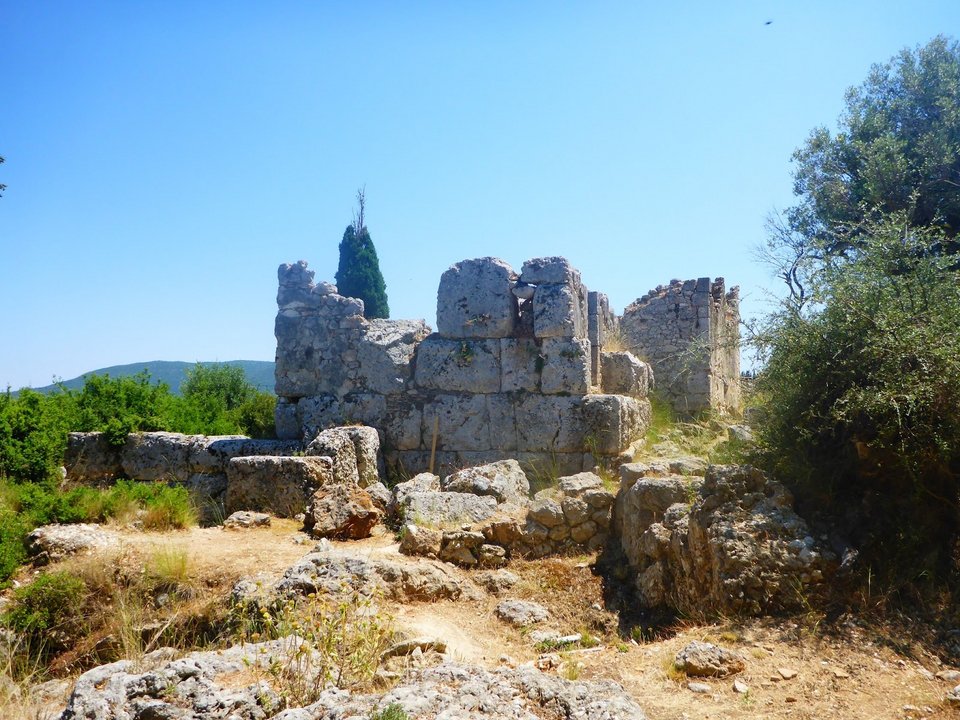 Ενας σωρός συντρίμμια το παλάτι του Οδυσσέα στην Ιθάκη -Υποσχέθηκε ανασκαφές ο Τσίπρας! | iefimerida.gr 0