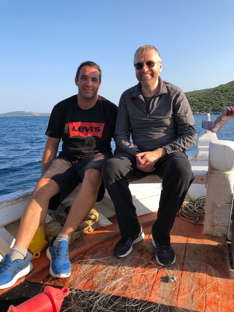 Καπετάν Ριμπολόβλεφ -Φωτογραφίζεται χαμογελαστός με την ψαριά του [εικόνες] | iefimerida.gr 0