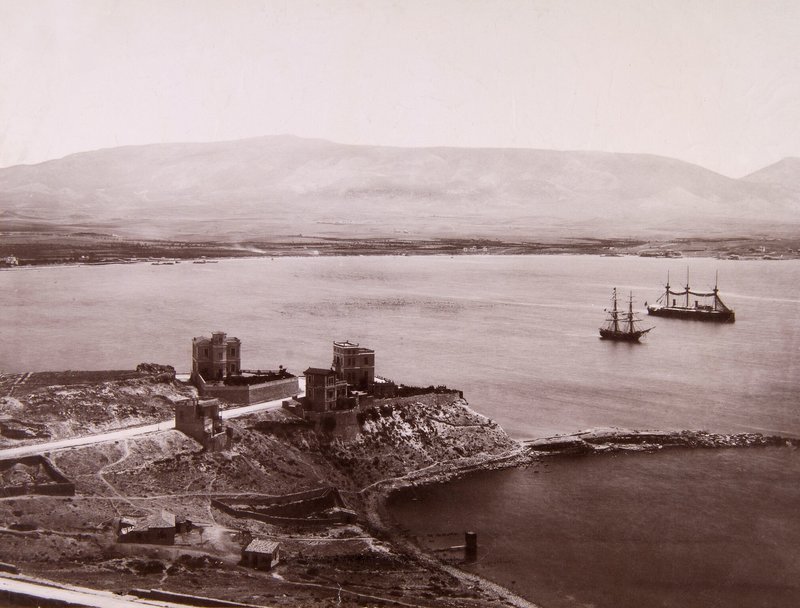 Αφοί Ρωμαΐδη Θέα από την Καστέλλα, περ. 1885 © Μουσείο Μπενάκη/Φωτογραφικά Αρχεία, Νεοελληνική Ιστορική Συλλογή Κωνσταντίνου Τρίπου